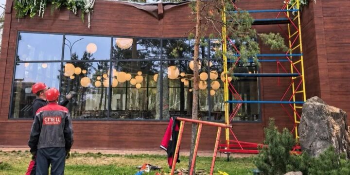Профессиональная замена сэндвич-панелей на фасадах ресторанов, складов и ТЦ. Ремонт и монтаж кровли промышленных зданий под ключ в сжатые сроки с соблюдением ГОСТ, СНиП и ТБ.